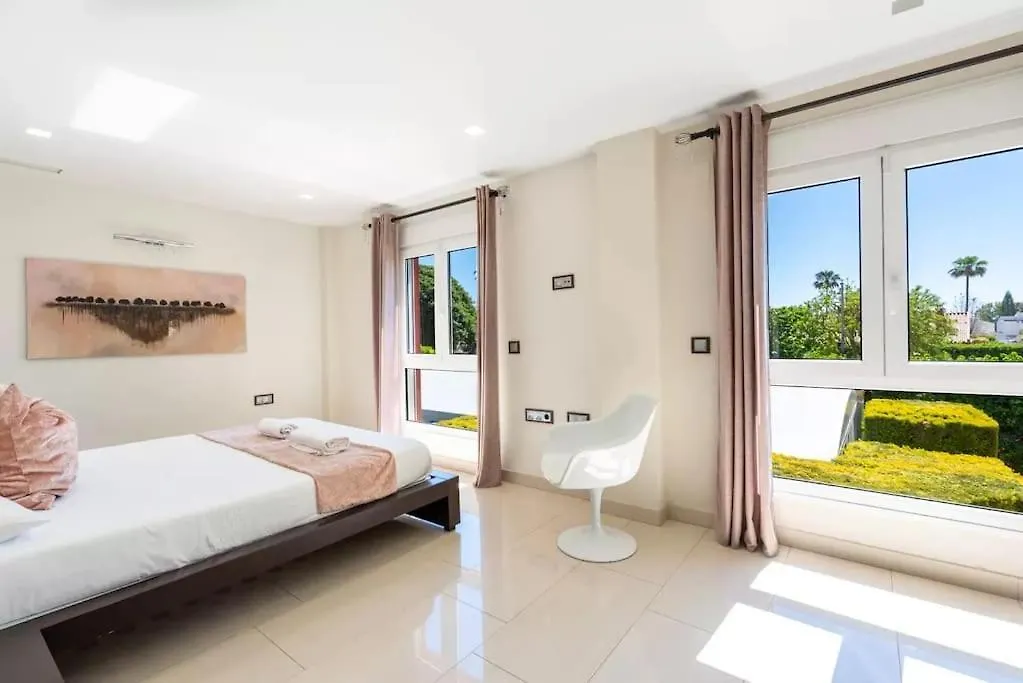 Ohana Luxury Villa With Heated Pool Malaga 0*,